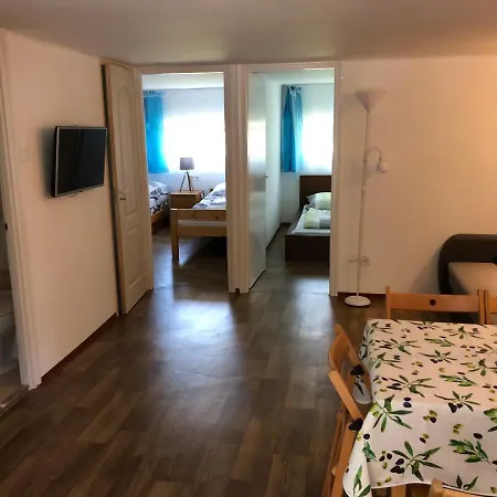Schmidt 2. Apartment *