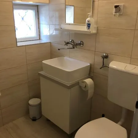 Schmidt 2. Apartment *
